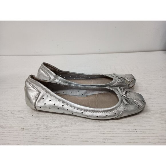 Toms Ballet Flats Womens Size 8.5 Silver Leather Eyelet Slip On Comfort Shoes - Picture 6 of 10